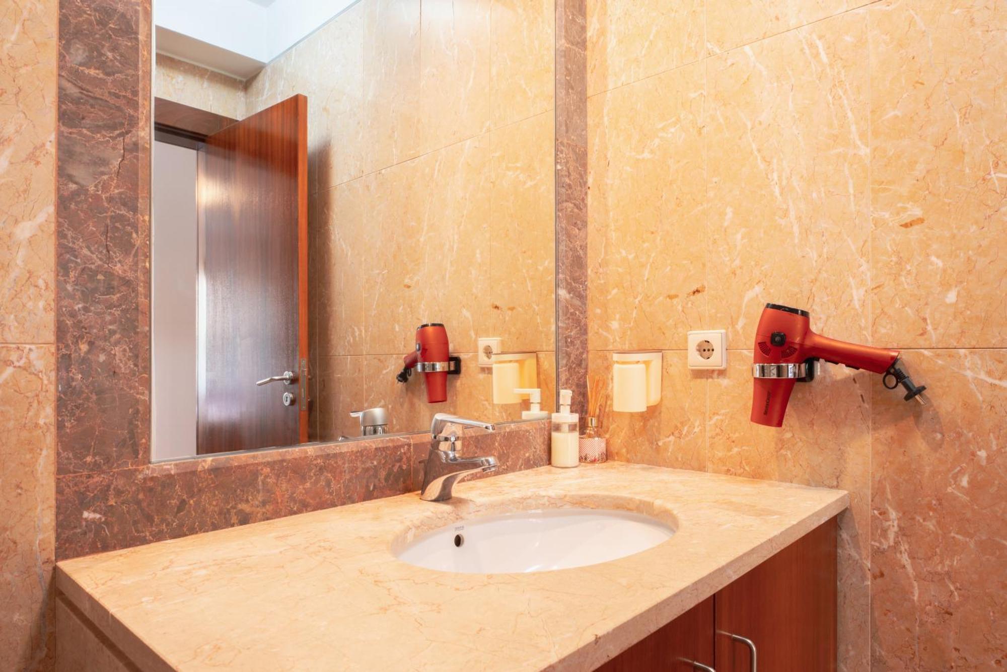 Apartment Qian Rio Douro 2Br Free Parking Porto Luaran gambar